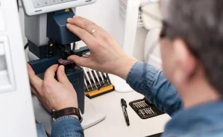 mini-close-up-making-eye-glasses